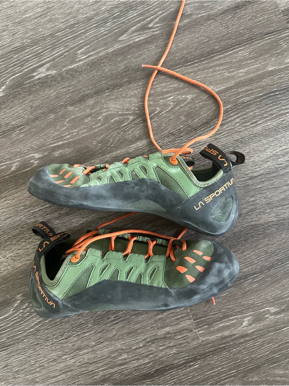 La Sportiva climbing shoe, only used 10 times, Green and Orange Lace-Up